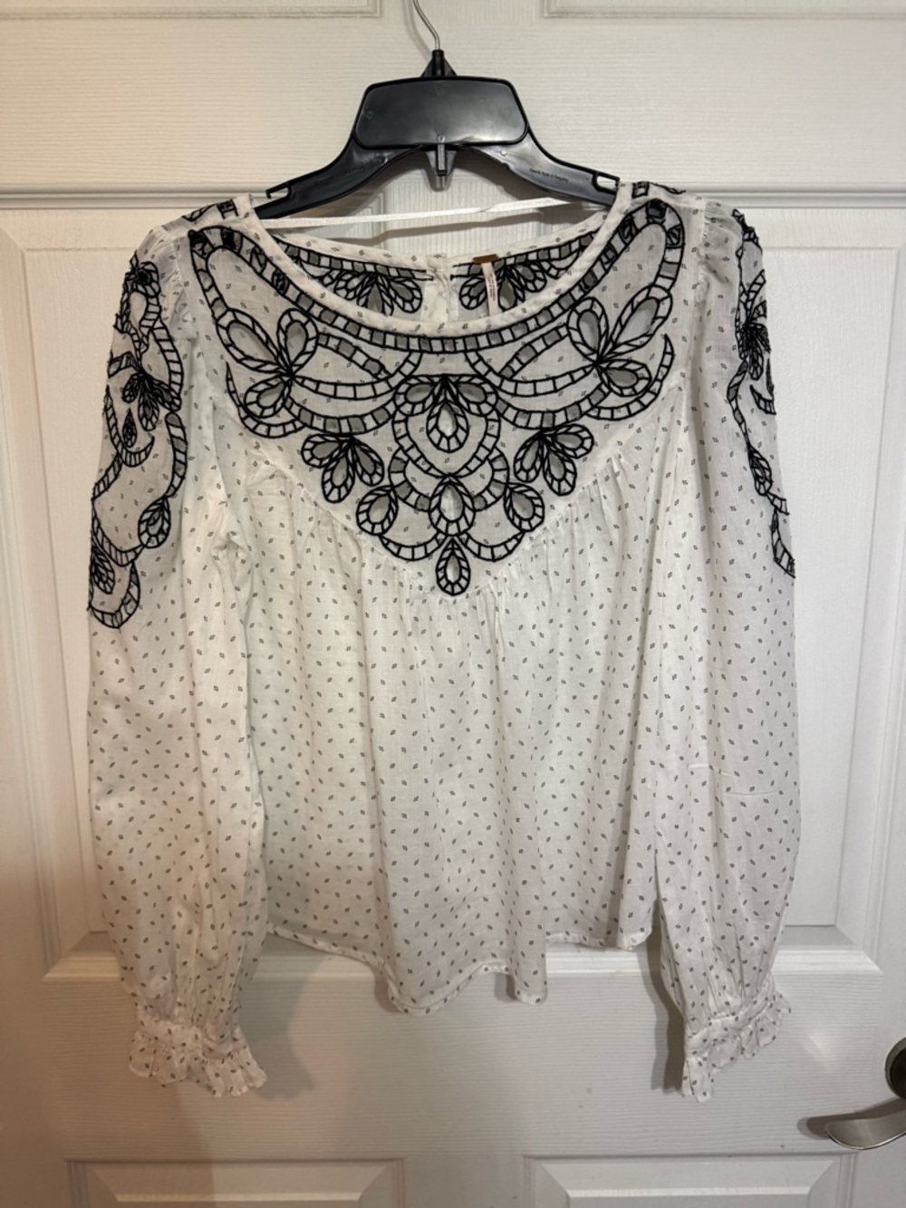 Free People Everything I Know Peasant Blouse Cut Out Embroidered Top Size Small